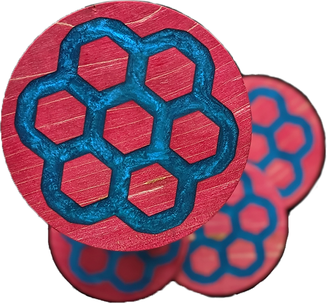 Червоний костер зі стабілізованої деревени